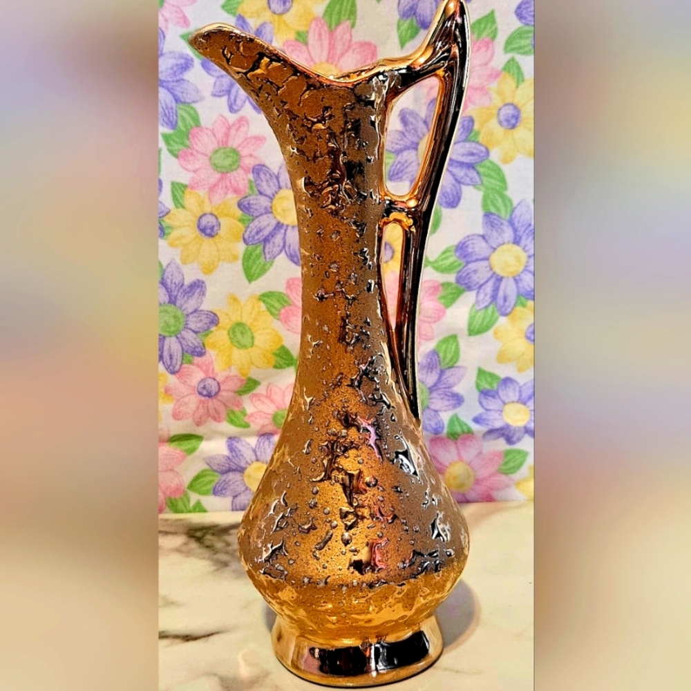 Vintage 22kt Gold Bel-terr China Pitcher/ Vase Weeping Gold Made In USA